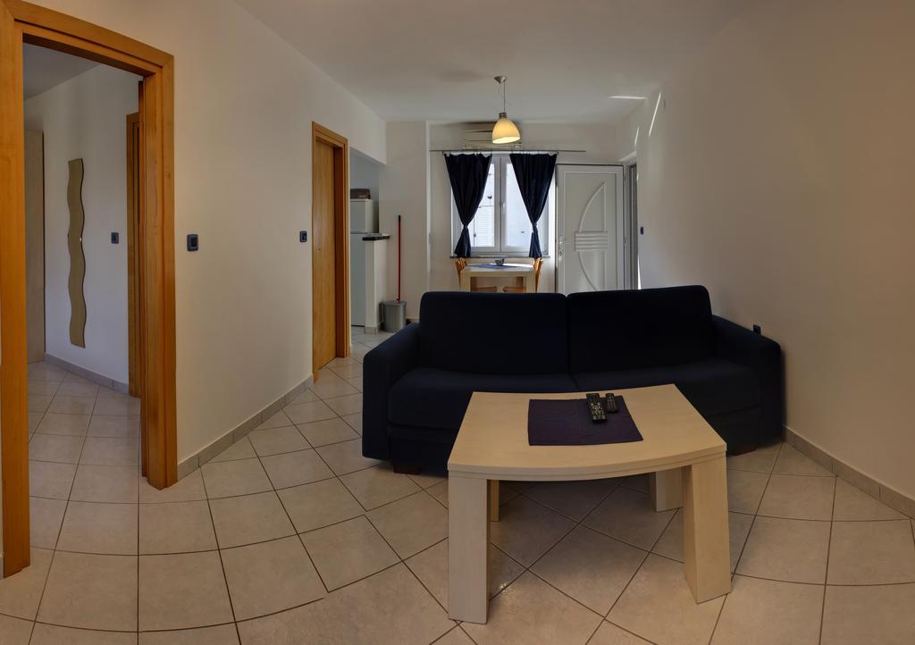 Vis A Vis Apartments Baska  Bilik gambar