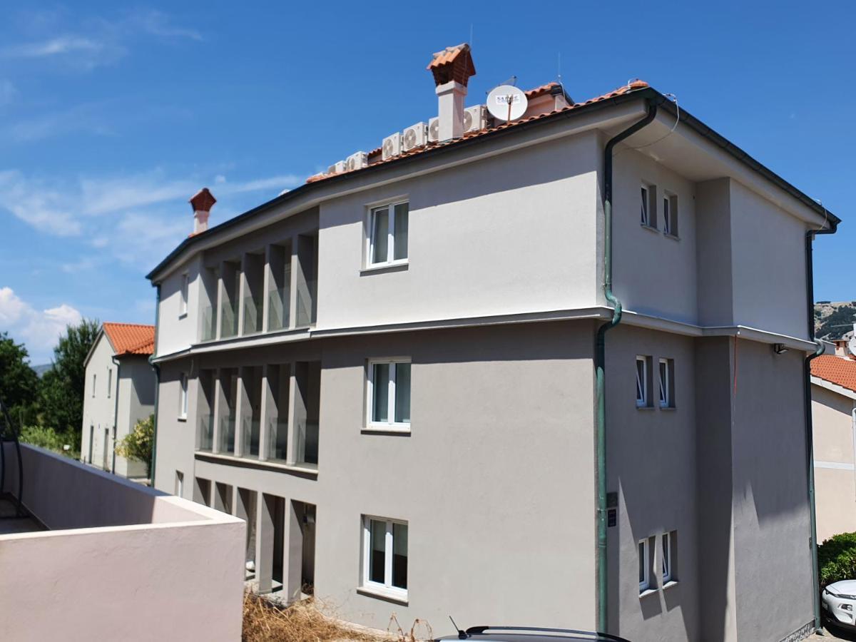 Vis A Vis Apartments Baska  Luaran gambar